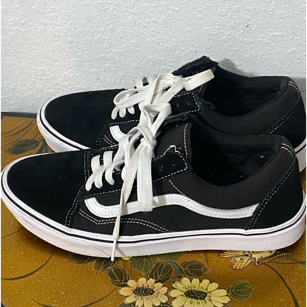 Vans comfy Cush shoes size 8.💐💐
